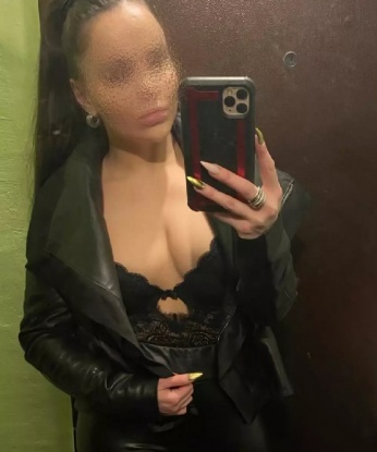 Мои услуги предлагают максимальное удовольствие и нежность. Я обладаю креативностью и страстью, которые погрузят тебя в мир блаженства. Моя экспертиза в сфере интимных удовольствий исключает скучные или поверхностные встречи. Разреши мне познакомить тебя с невероятно эротическими приключениями и создать волшебную атмосферу расслабления и удовольствия. 🌹🔥
Мои возможности безграничны, и я рада удовлетворить самые сокровенные фантазии. Что бы ты ни искал, обещаю, что со мной ты найдешь желанное удовольствие. Больше всего меня радуют долгие и страстные встречи, насыщенные нежностью и страстью.
Мои клиенты говорят о моей привлекательности и моей способности погрузиться в их фантазии. Мои отзывы говорят о безупречной профессионализции и уровне удовлетворения, который я подарю тебе. Фото, предоставленные здесь, подтверждают мою неподдельную красоту.
Живу я в Москве, открывая двери тайного мира удовольствия гостям этого волнующего города. Позволь мне стать твоим источником наслаждения и забудь обо всем, наслаждаясь моментами счастья только со мной. ❣️🌃 702, 26 лет